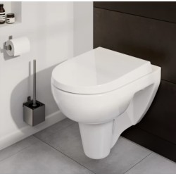 Hangende toiletpot met een langzaam sluitende zitting